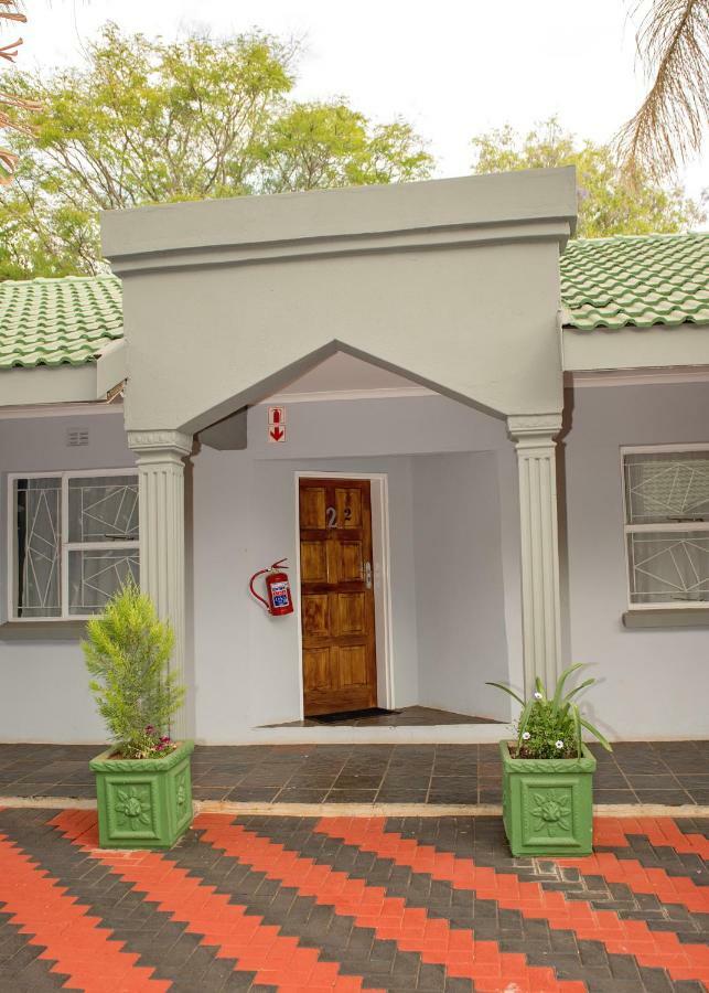 Savannah Guest House Polokwane Extérieur photo