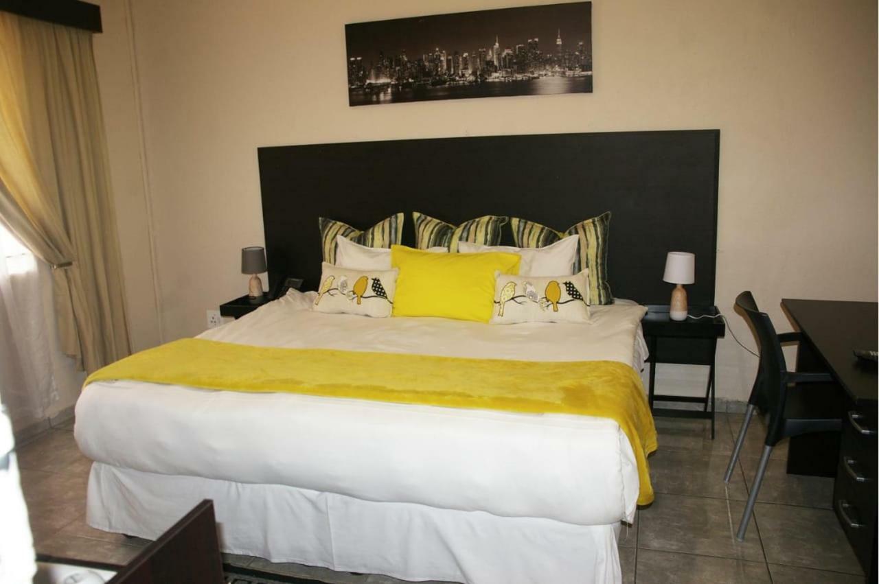 Savannah Guest House Polokwane Extérieur photo